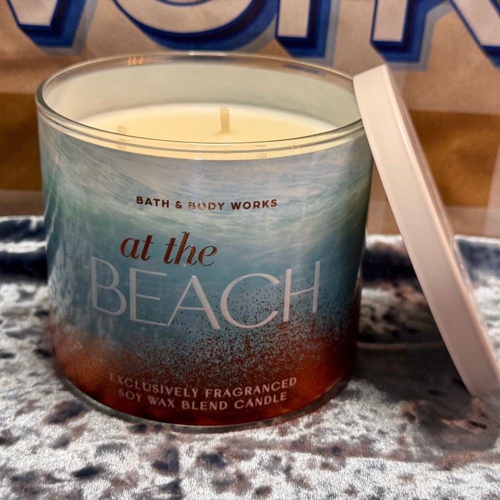 NEW B&BW At The Beach 3 Wick Soy Wax Blend Candle